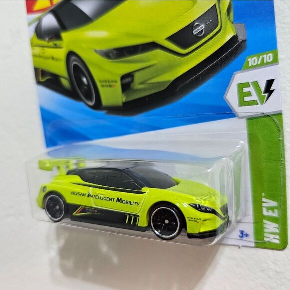 HotWheels Treasure Hunt Nissan Leaf - Picture 2 of 4